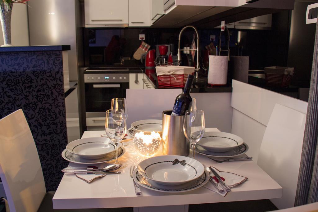 Lady Tania Apartment Split Bilik gambar