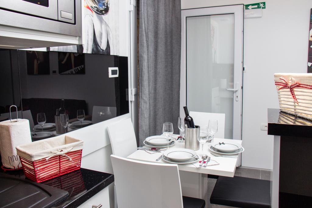 Lady Tania Apartment Split Bilik gambar